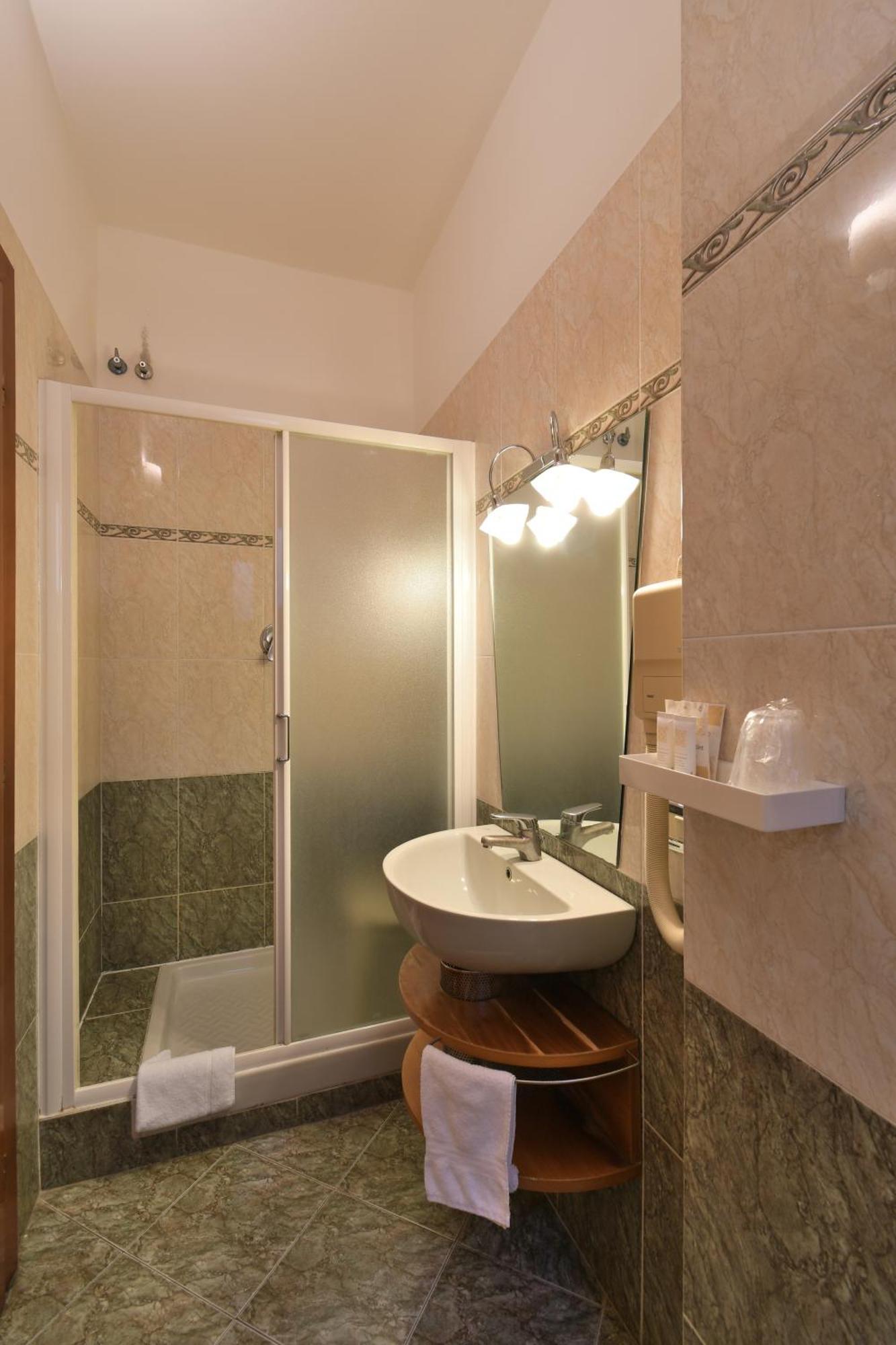 Hotel Cavour Rapallo Dış mekan fotoğraf