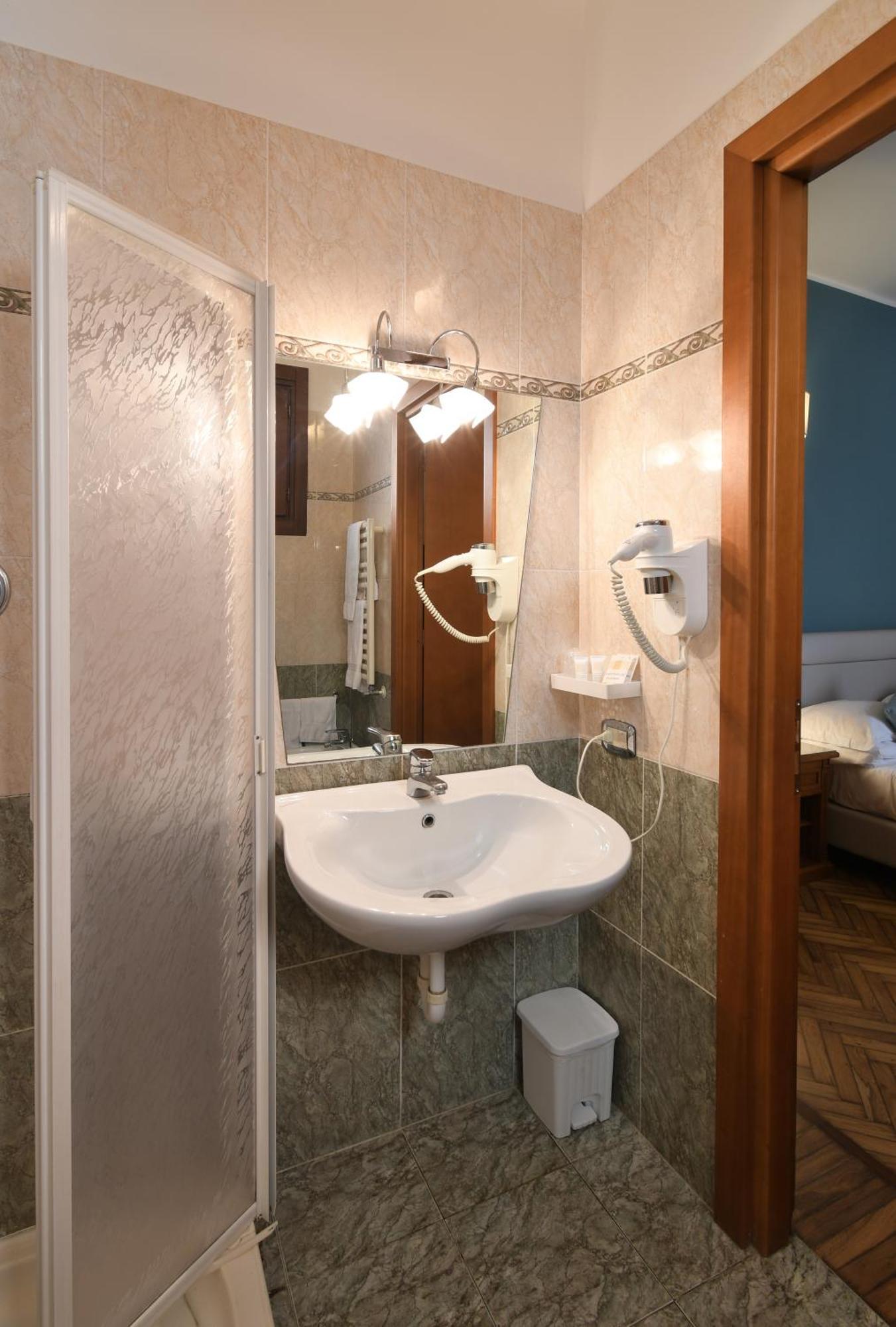Hotel Cavour Rapallo Dış mekan fotoğraf