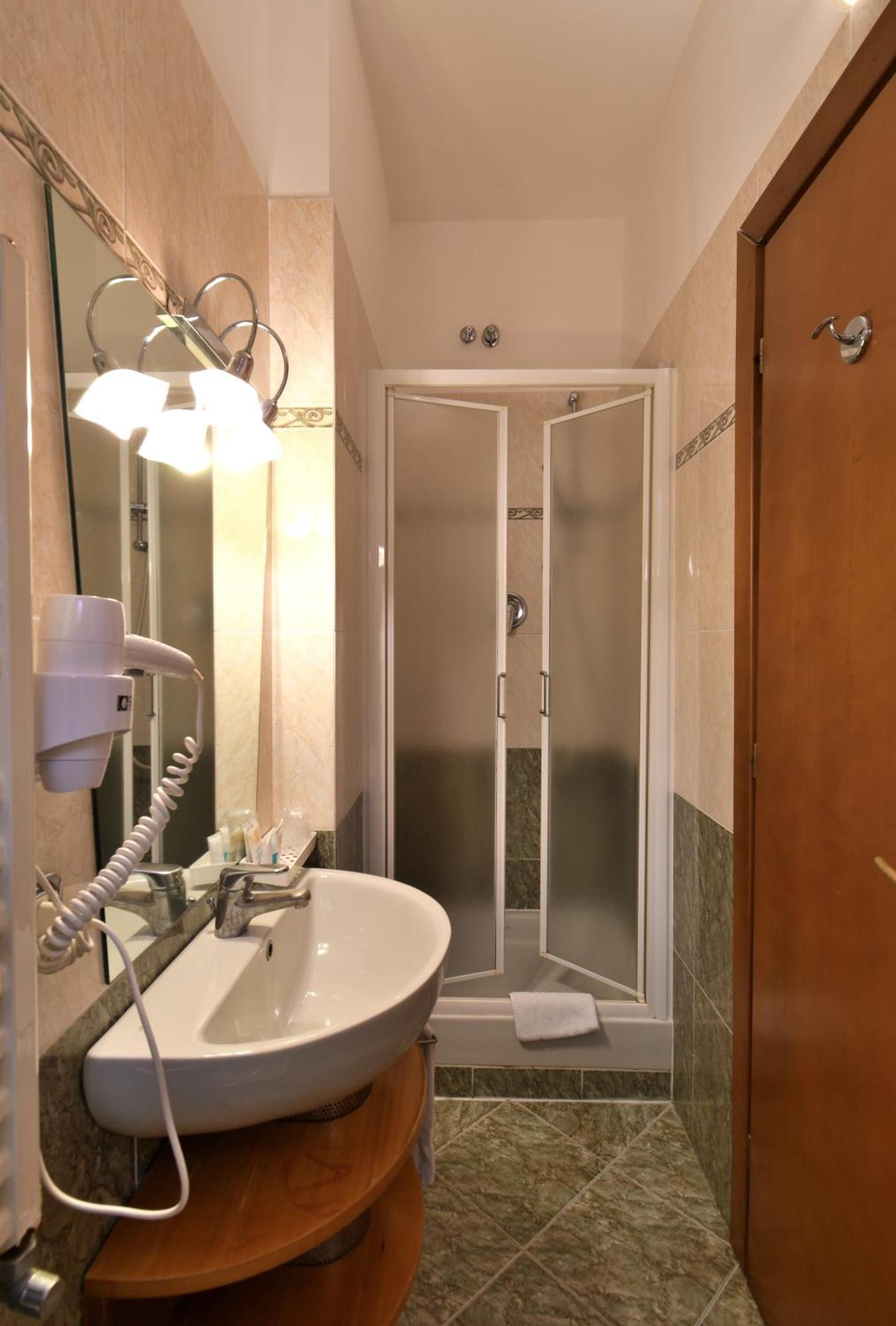 Hotel Cavour Rapallo Dış mekan fotoğraf